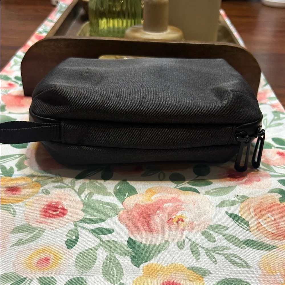 SNAP universal charging organizer Bag